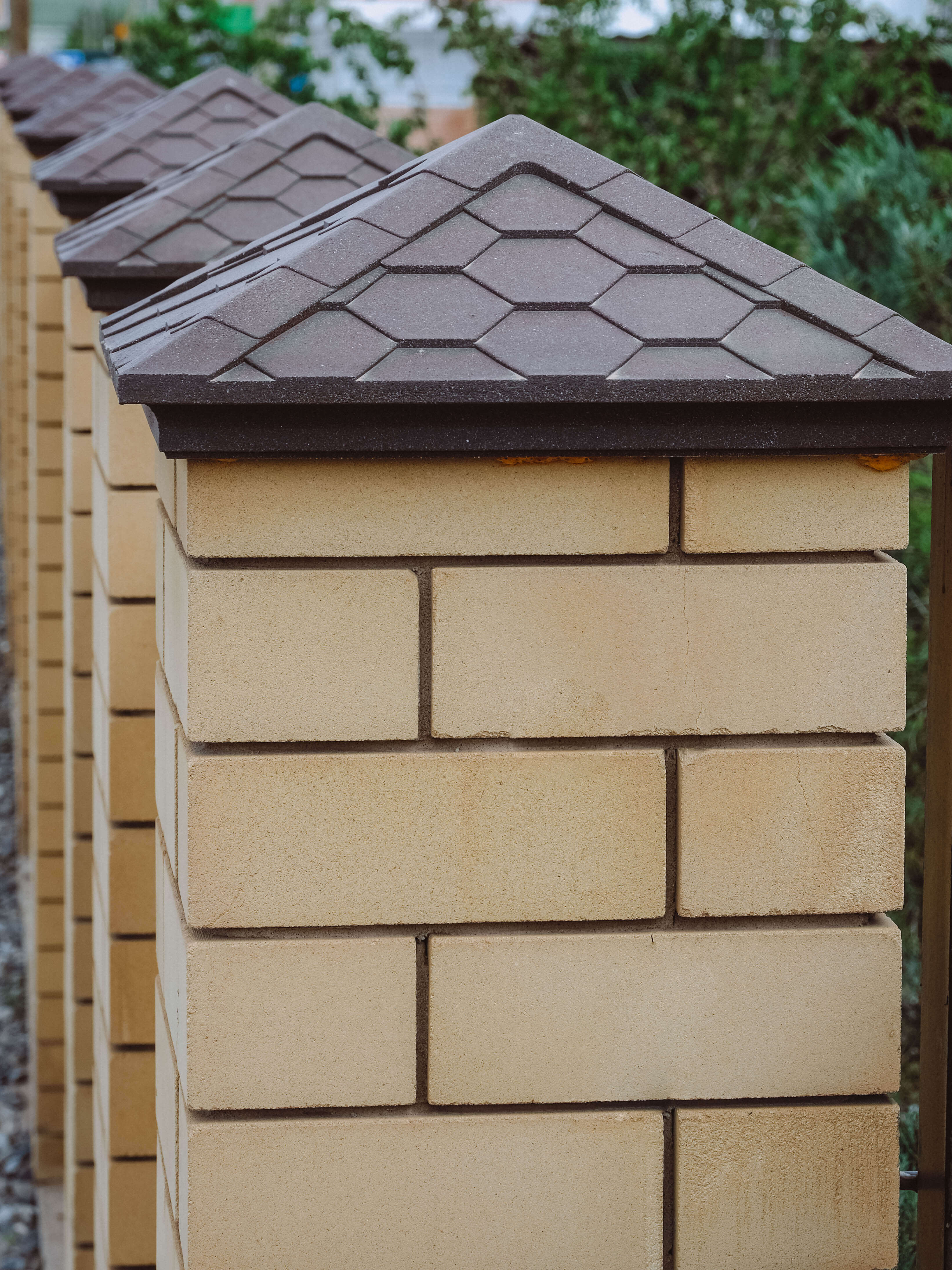 Колпак Zking Эверест Коричневый на столб 1.5х1.5 кирпича (390х390мм) в Великих Луках фото