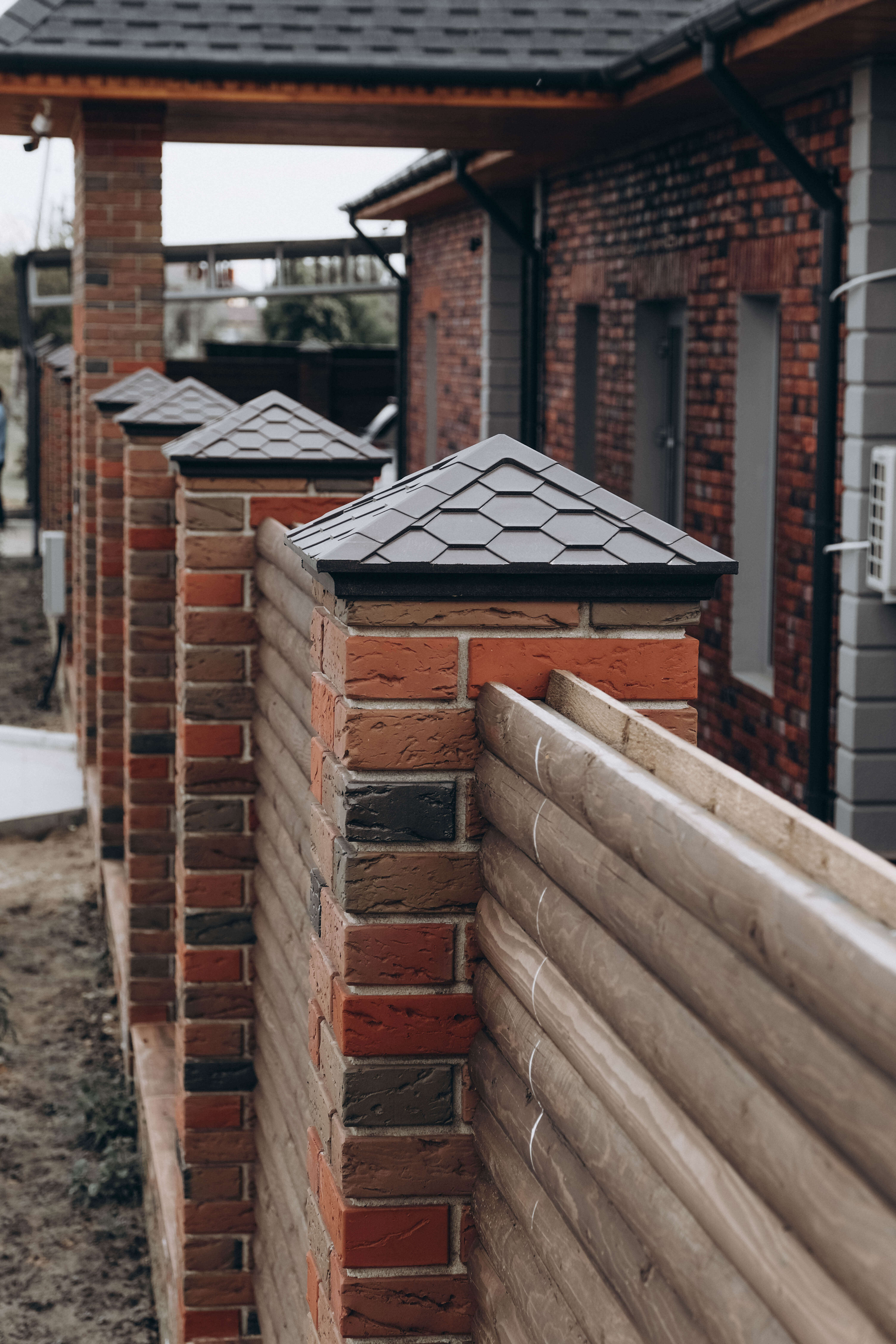 Колпак Zking Эверест Коричневый на столб 1.5х1.5 кирпича (390х390мм) в Великих Луках фото